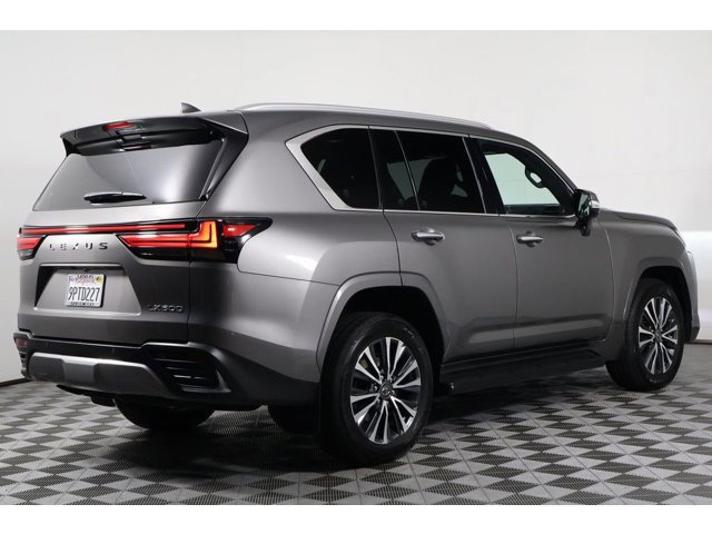 2024 Lexus LX 600 Premium photo 4