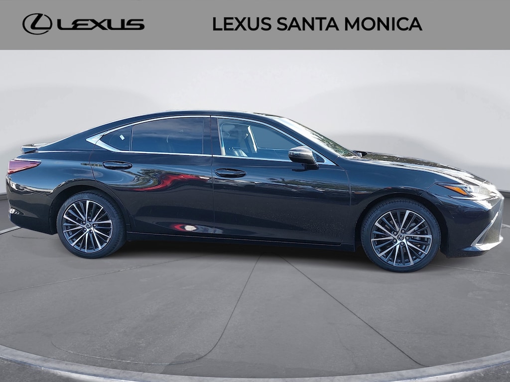 2025 Lexus ES 300h photo 4