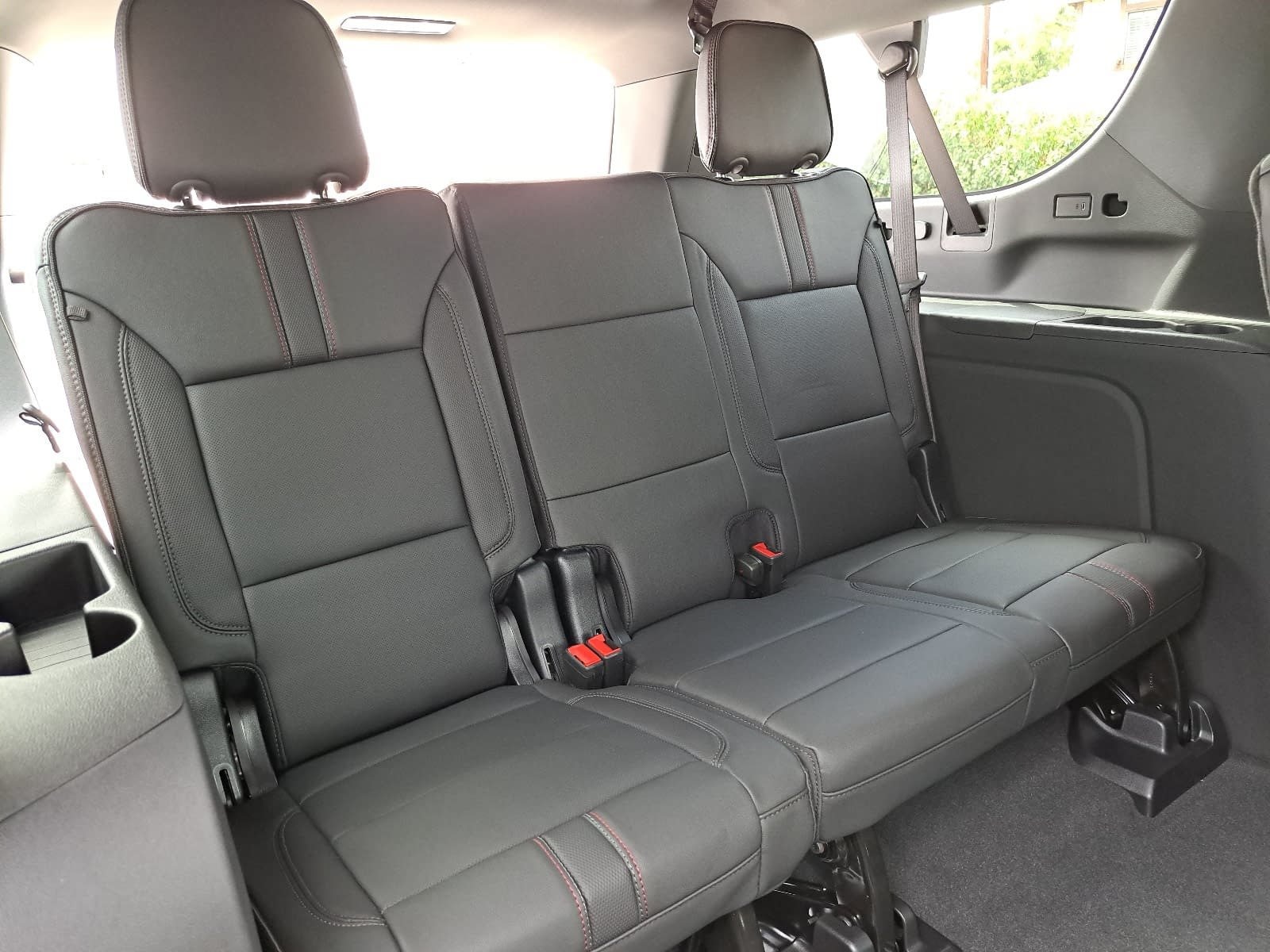 2026 Chevrolet Suburban RST - Photo 12