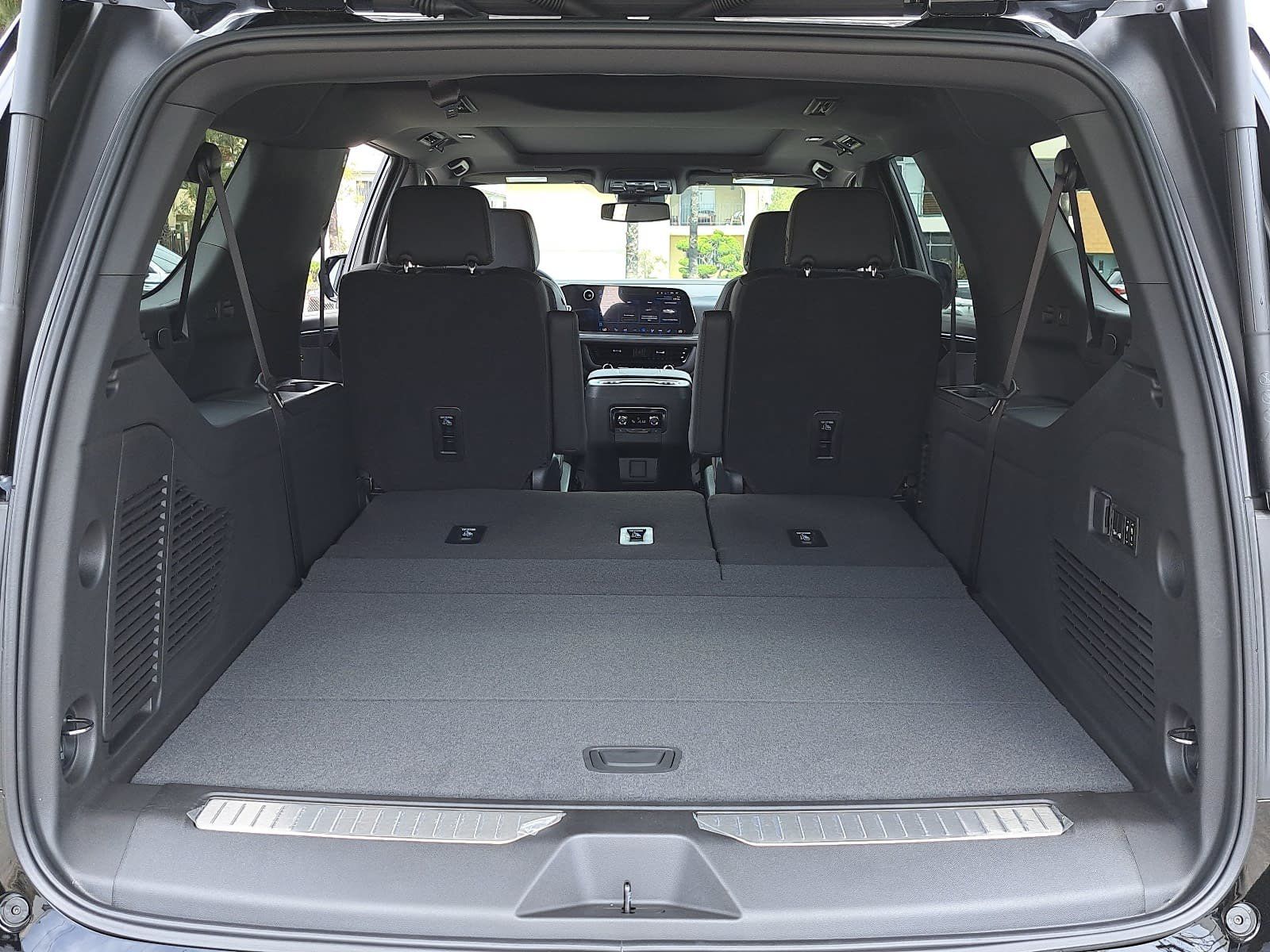 2026 Chevrolet Suburban RST - Photo 14