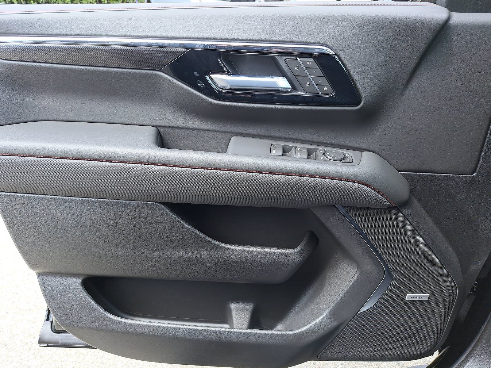 2026 Chevrolet Suburban RST - Photo 30