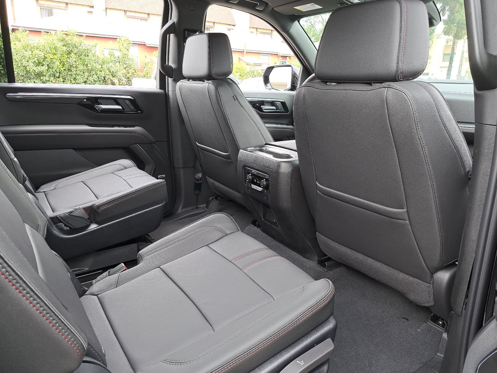 2026 Chevrolet Suburban RST - Photo 11