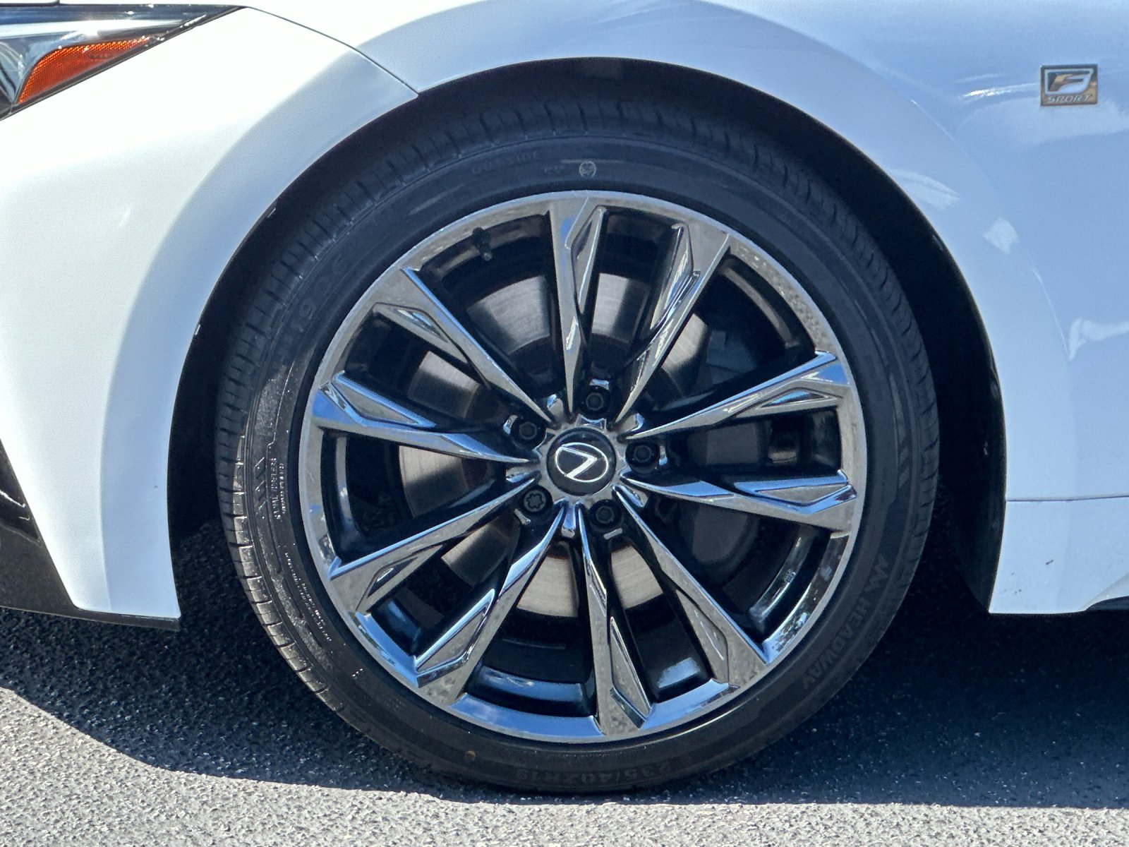 2025 Lexus IS 350 F SPORT - Photo 31
