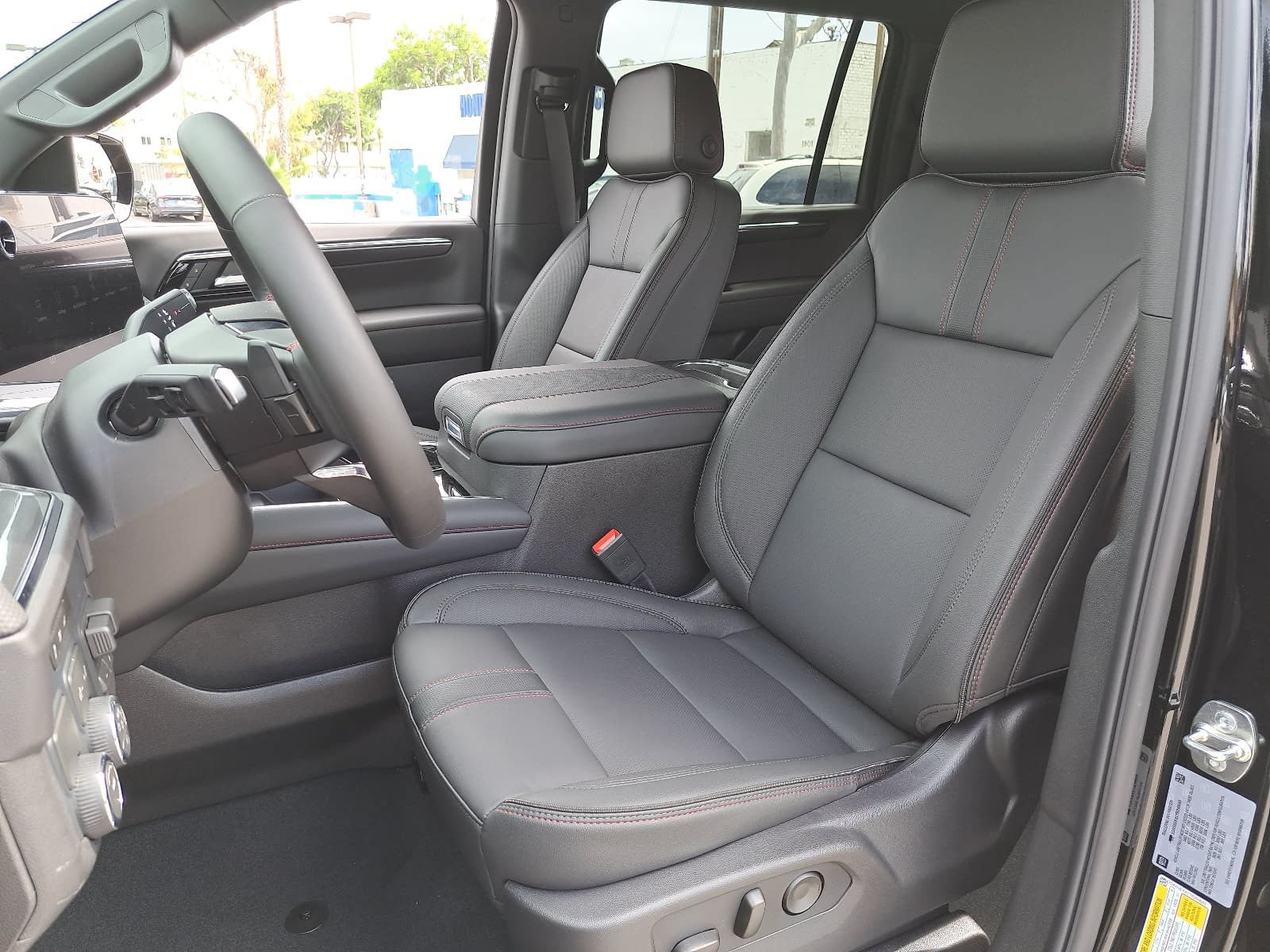 2026 Chevrolet Suburban RST - Photo 17