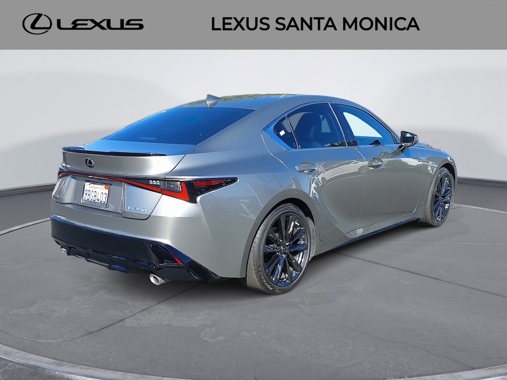 2022 Lexus IS 350 F SPORT photo 4