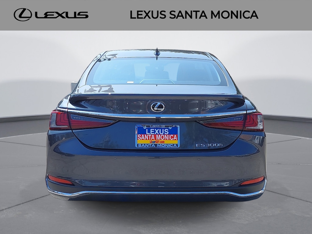 2025 Lexus ES 300h photo 4