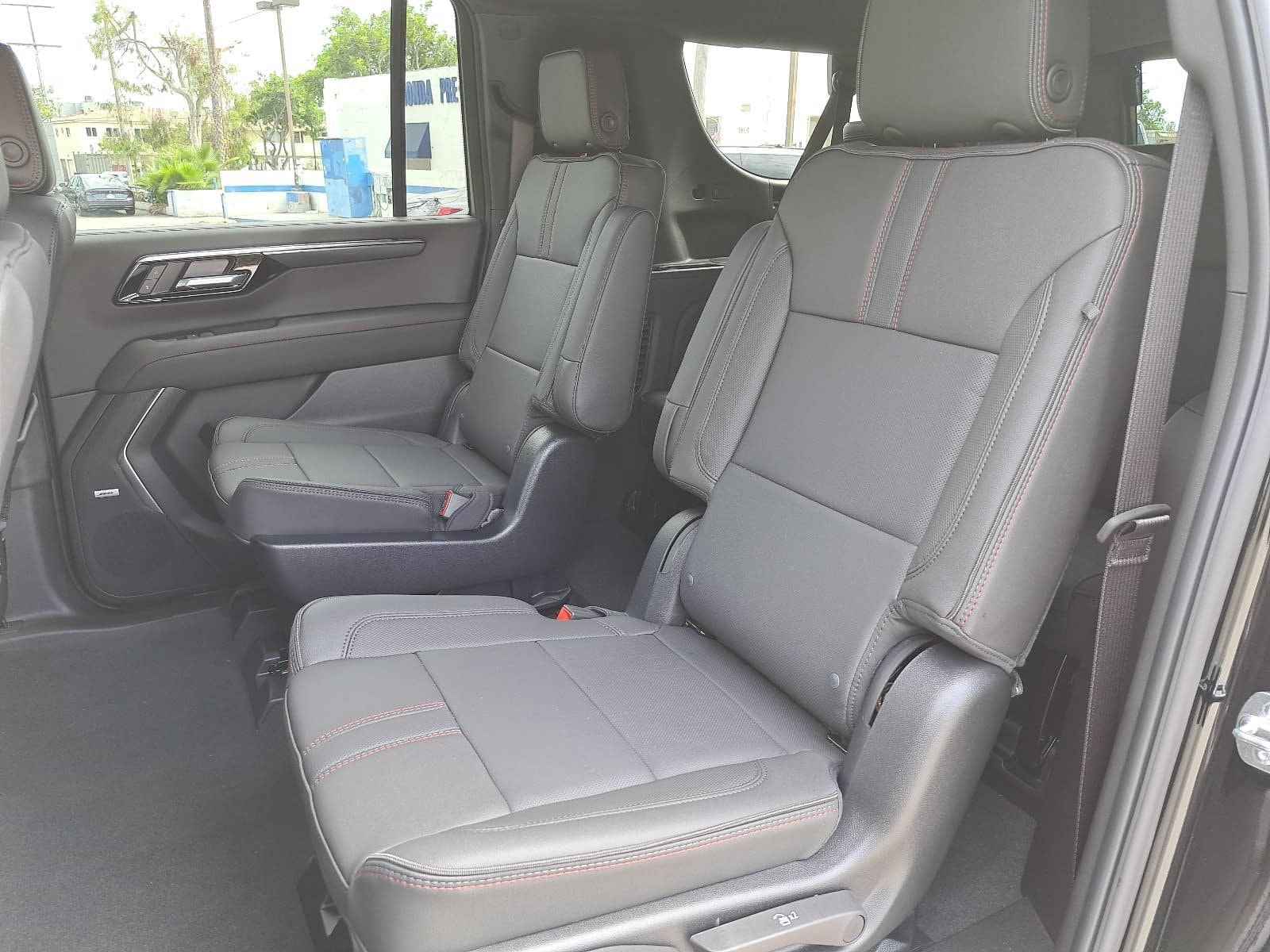2026 Chevrolet Suburban RST - Photo 16