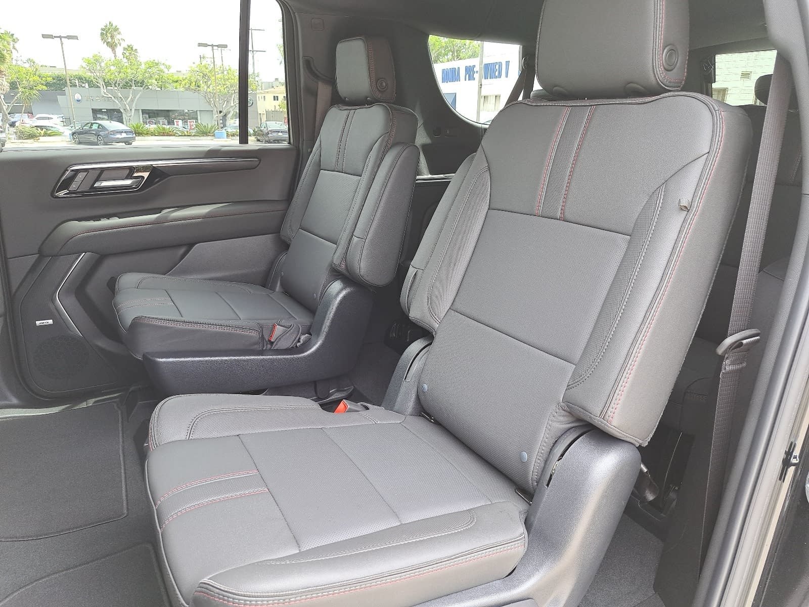 2026 Chevrolet Suburban RST - Photo 16