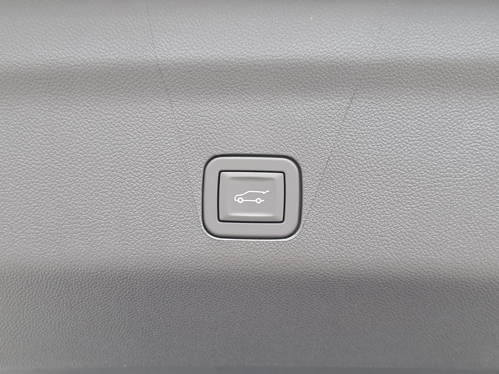2026 Chevrolet Suburban RST - Photo 15