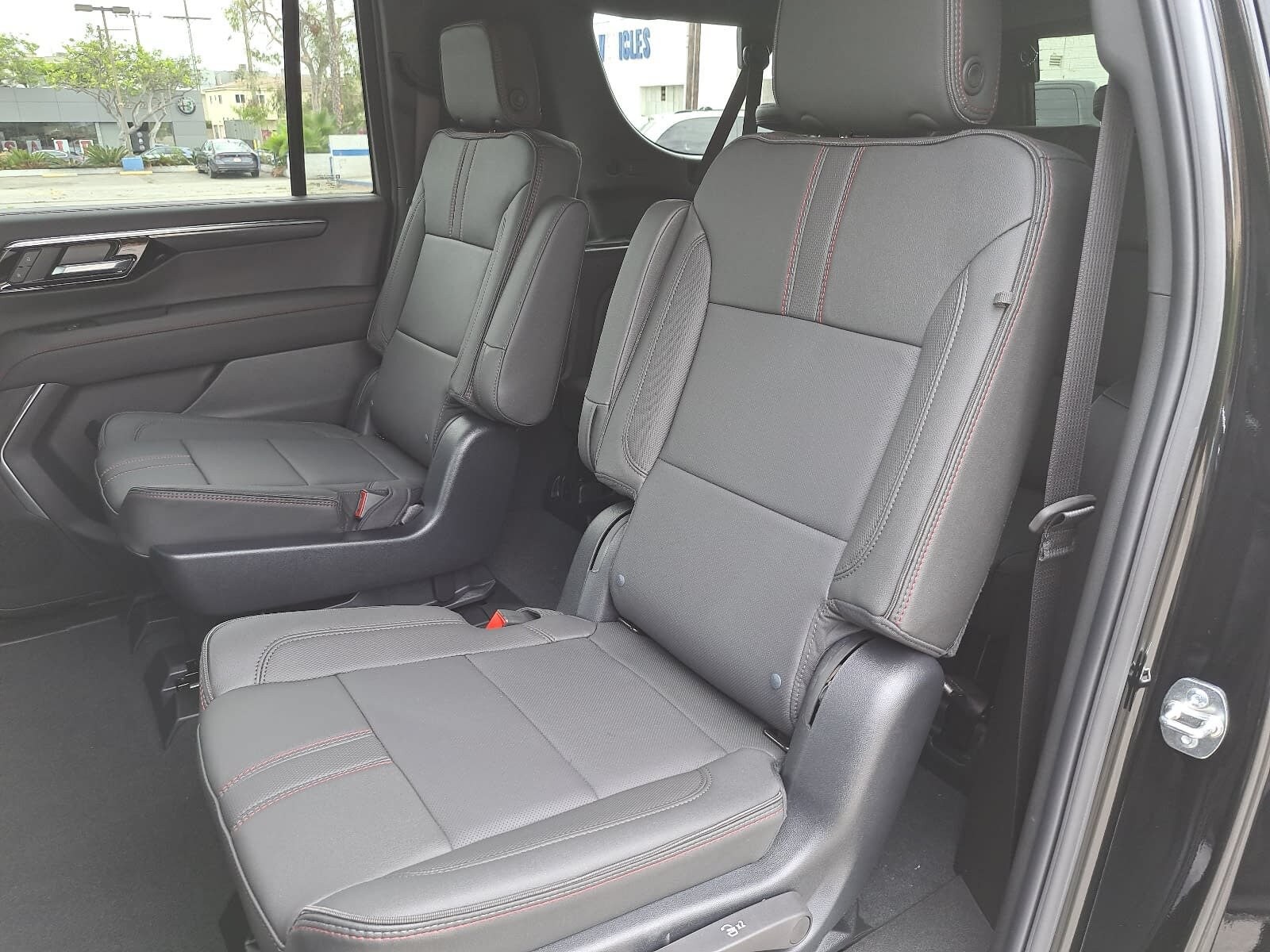 2026 Chevrolet Suburban RST - Photo 16