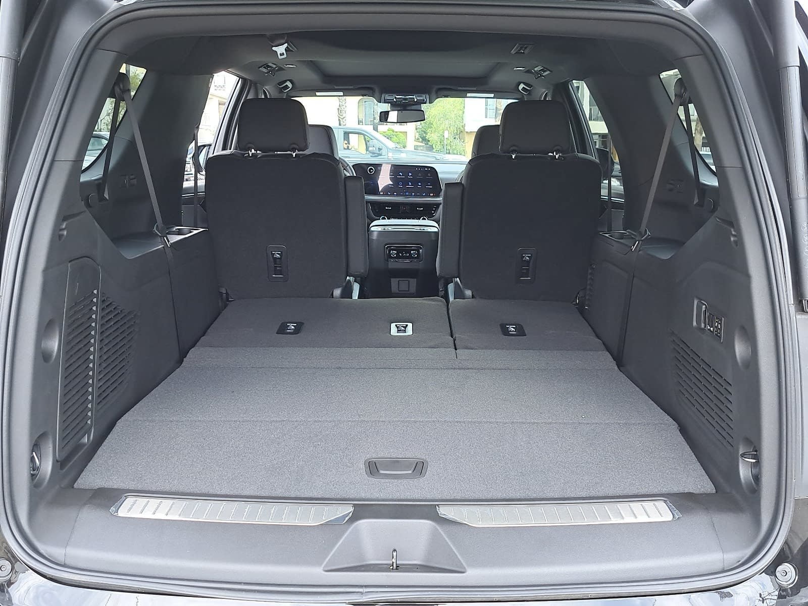 2026 Chevrolet Suburban RST - Photo 14