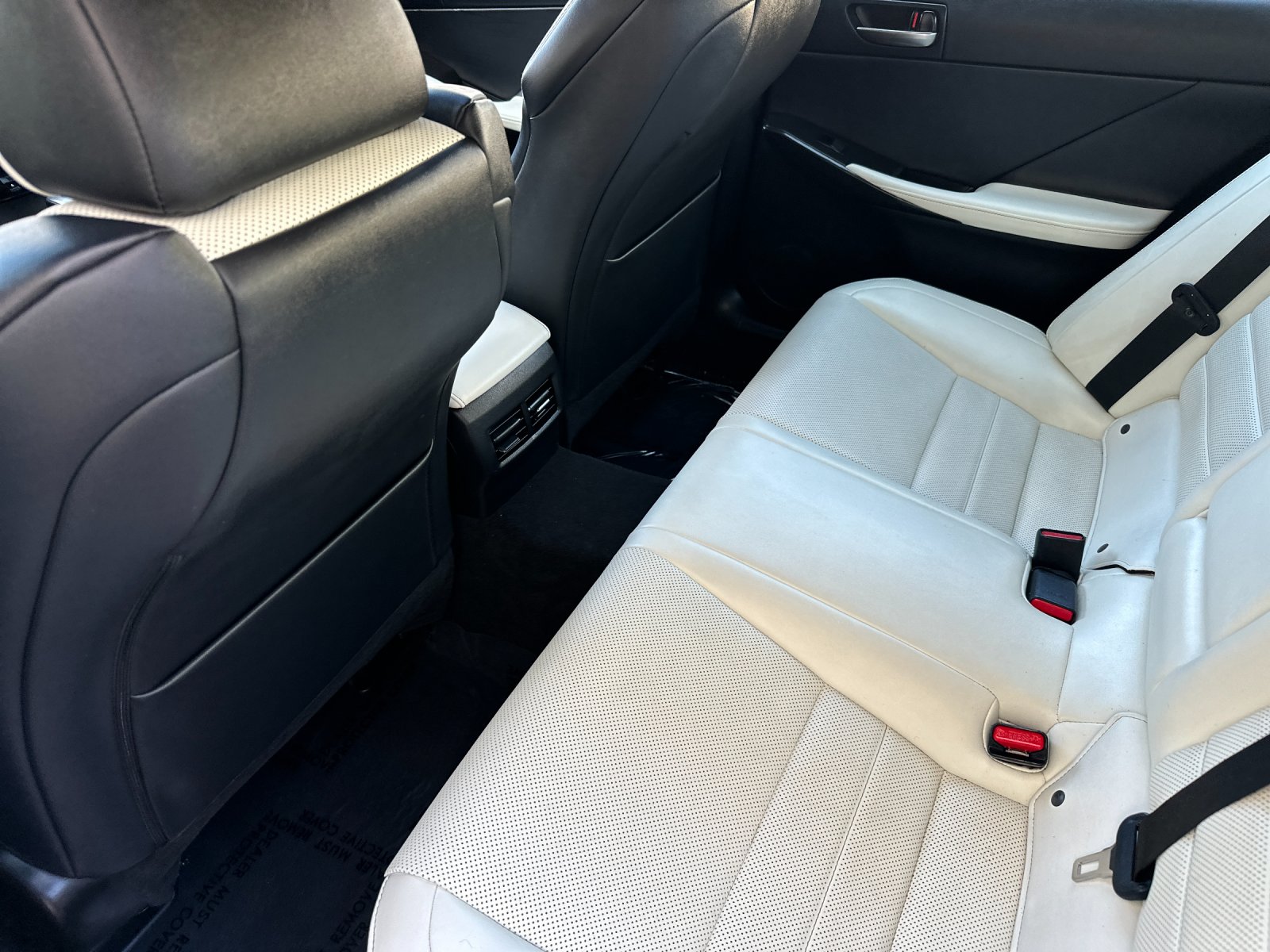 2025 Lexus IS 350 F SPORT - Photo 13