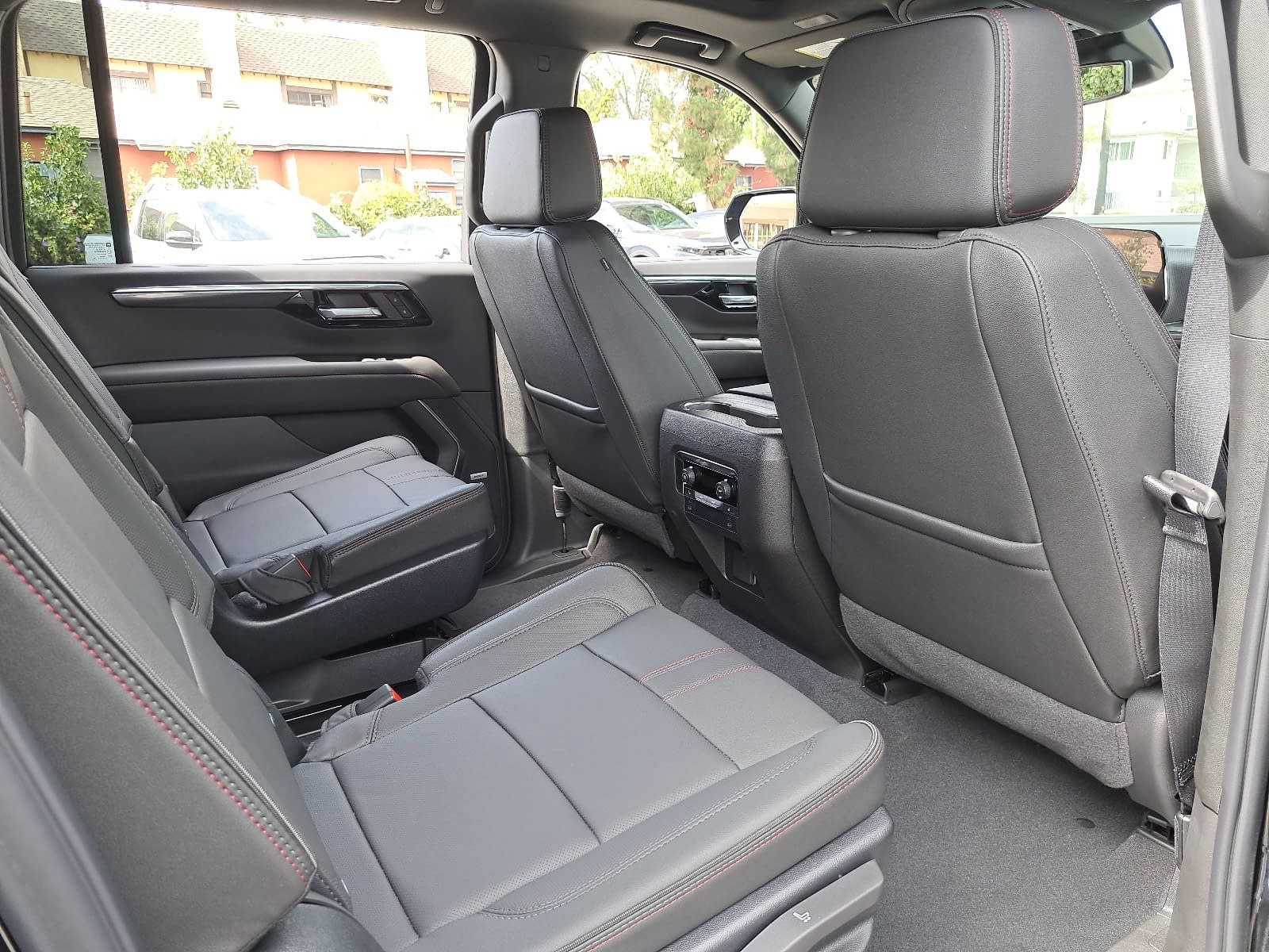 2026 Chevrolet Suburban RST - Photo 11