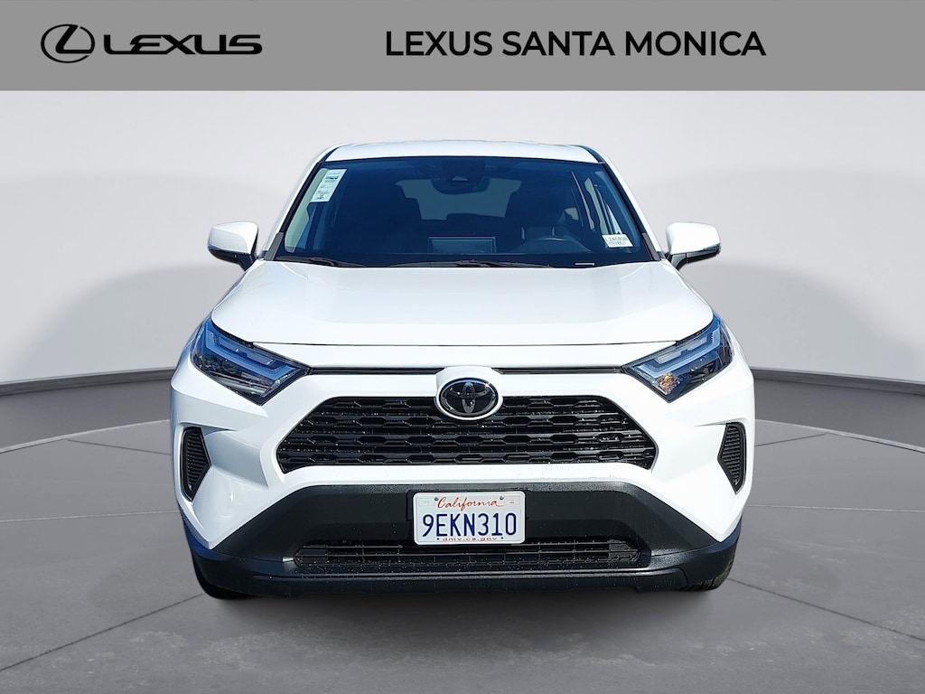 2023 Toyota RAV4 LE photo 2