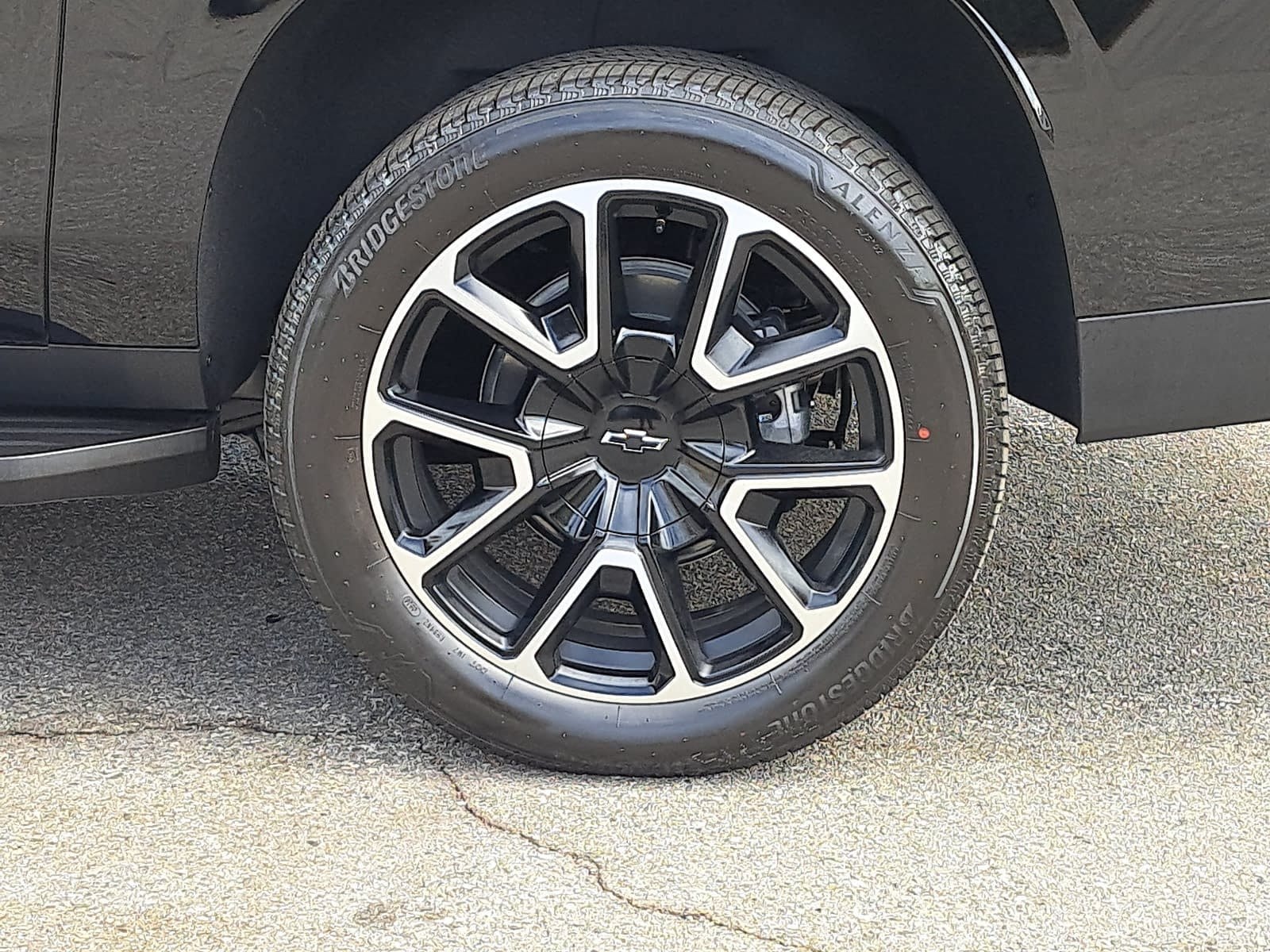 2026 Chevrolet Suburban RST - Photo 37