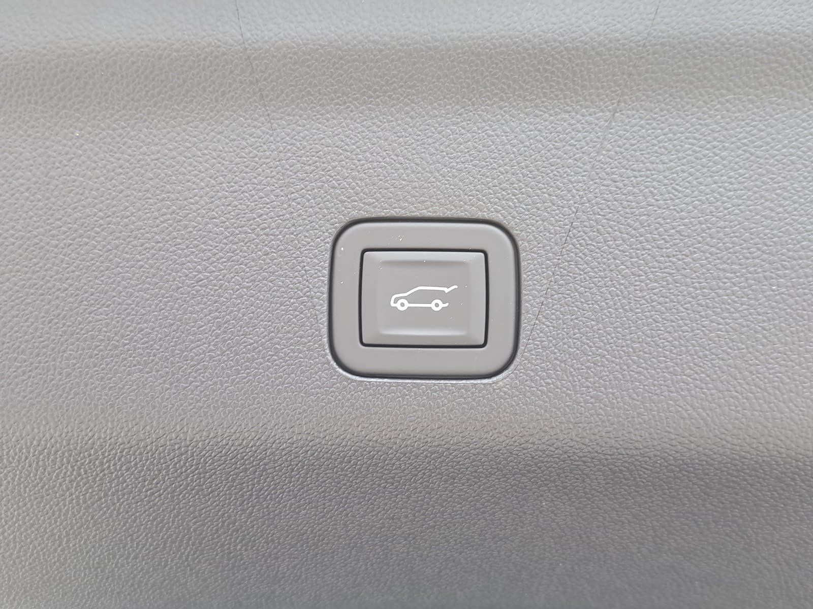 2026 Chevrolet Suburban RST - Photo 15