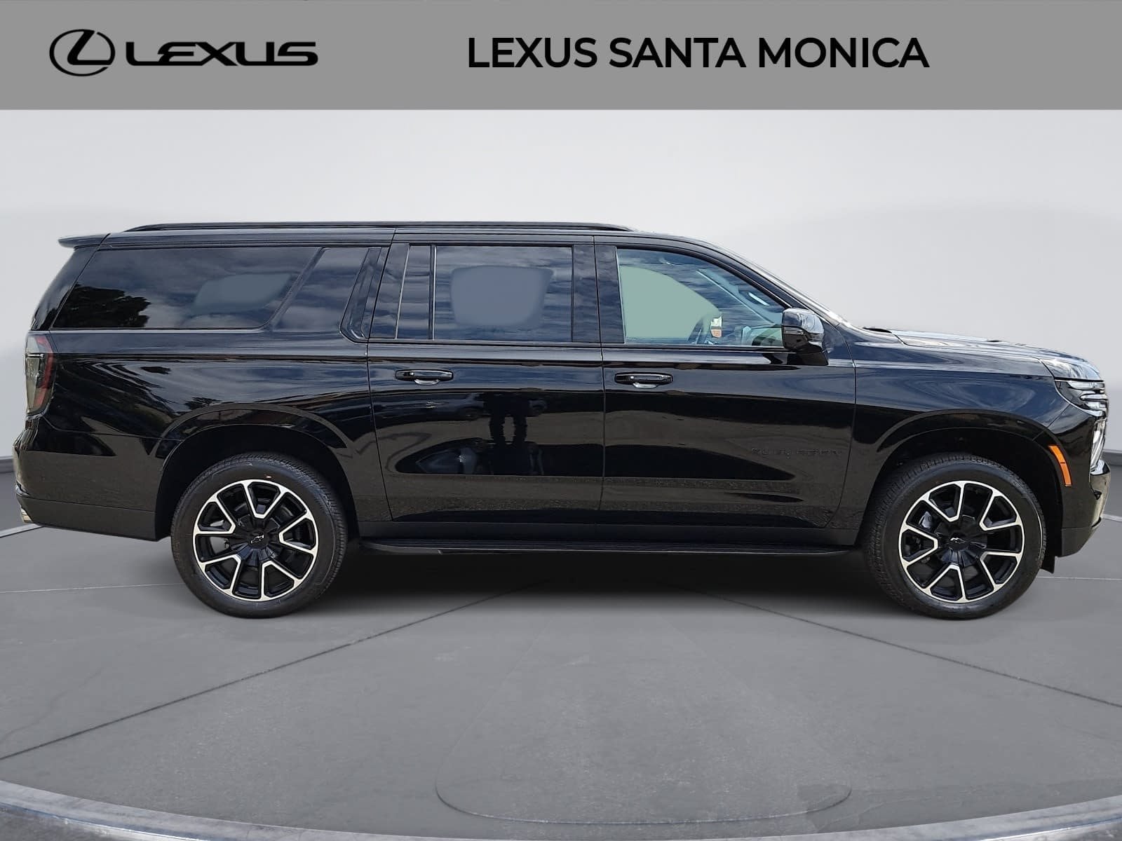 2026 Chevrolet Suburban RST - Photo 4