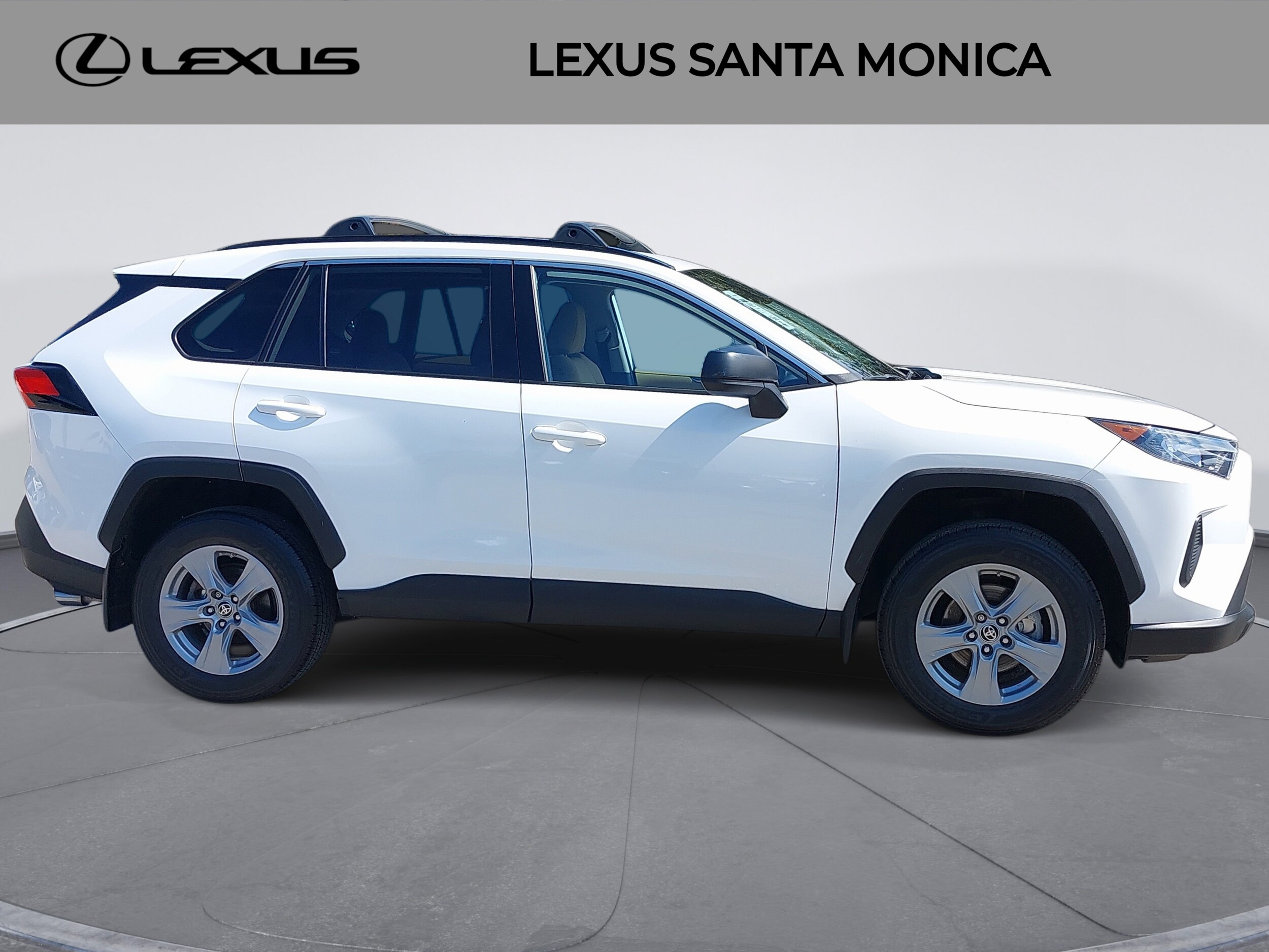 2022 Toyota RAV4 Hybrid LE photo 4