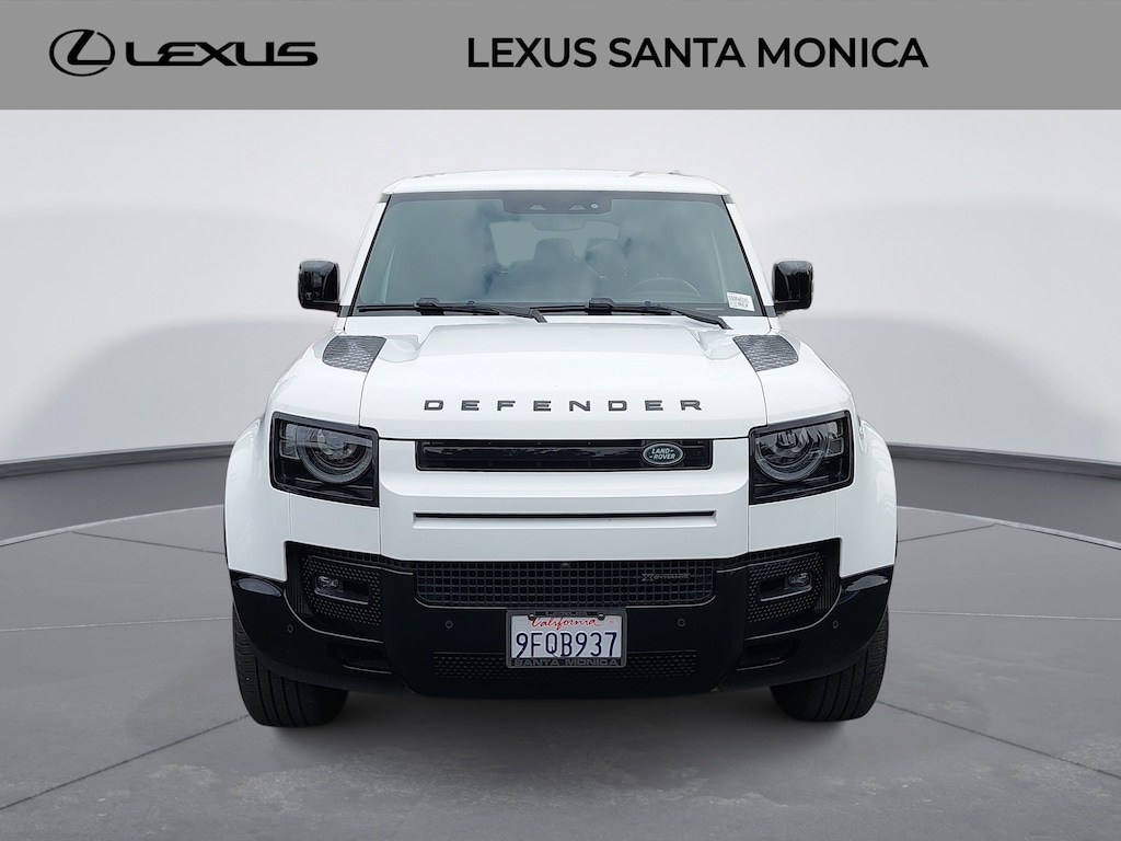 2023 Land Rover Defender X-Dynamic SE photo 2