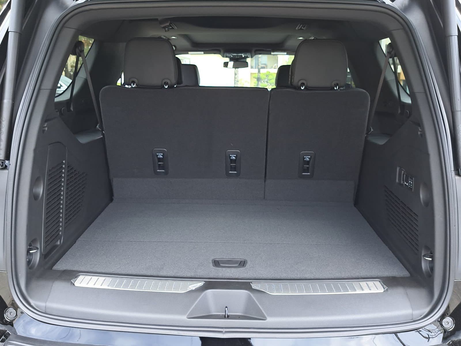 2026 Chevrolet Suburban RST - Photo 13