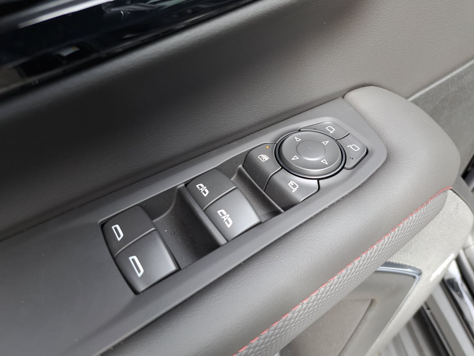 2026 Chevrolet Suburban RST - Photo 31