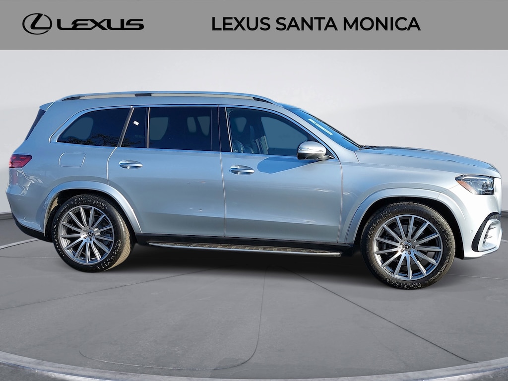 2024 Mercedes Benz GLS 450 photo 3