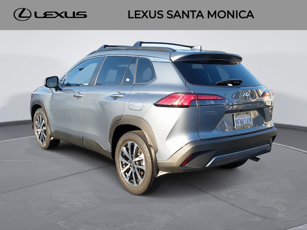 2023 Toyota Corolla Cross XLE photo 4