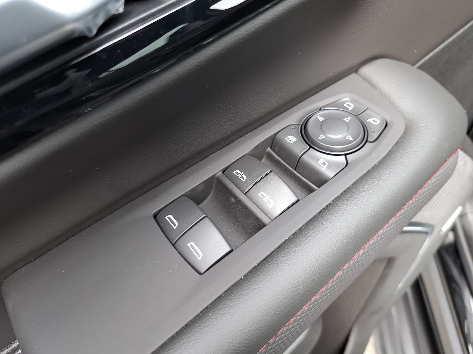 2026 Chevrolet Suburban RST - Photo 31