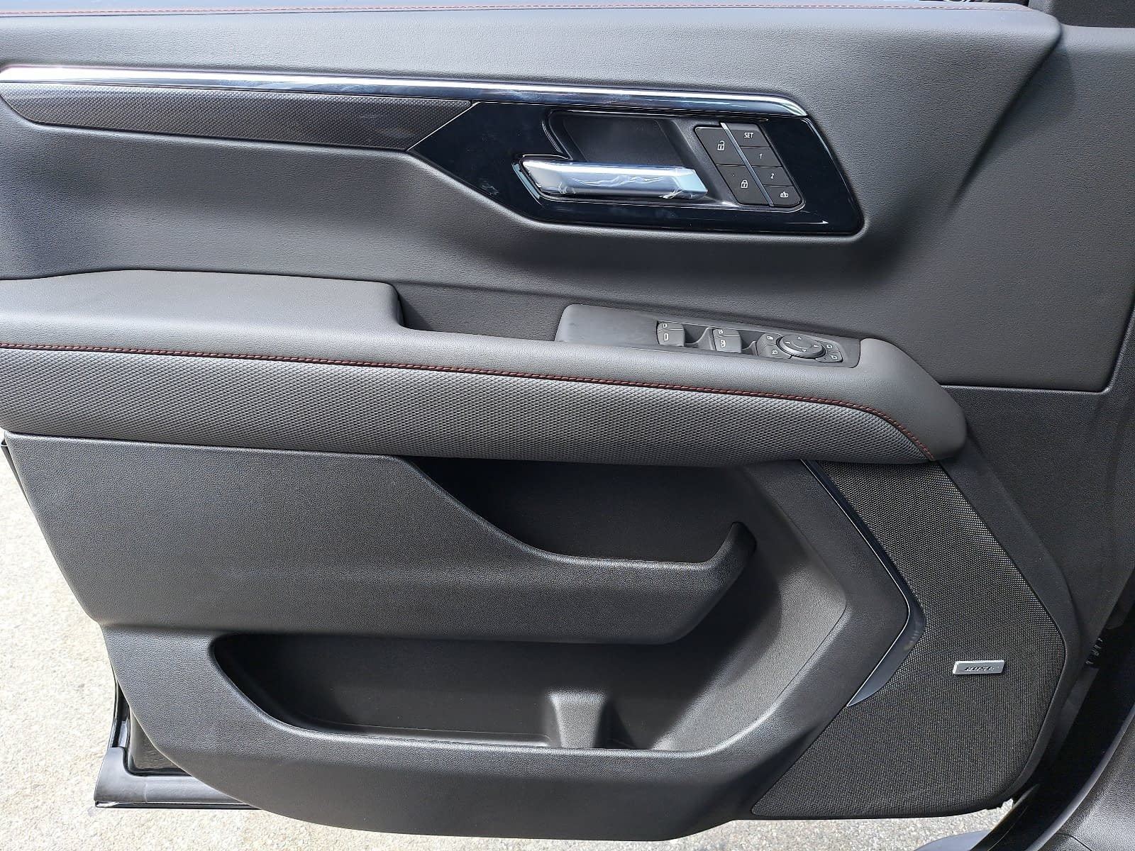 2026 Chevrolet Suburban RST - Photo 30