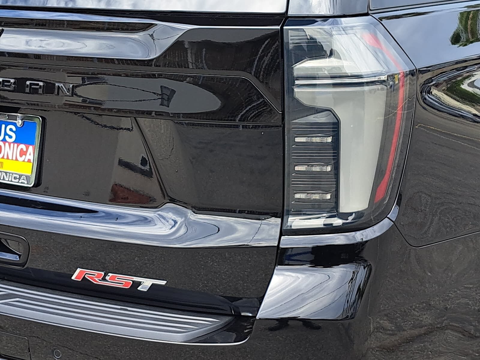 2026 Chevrolet Suburban RST - Photo 39