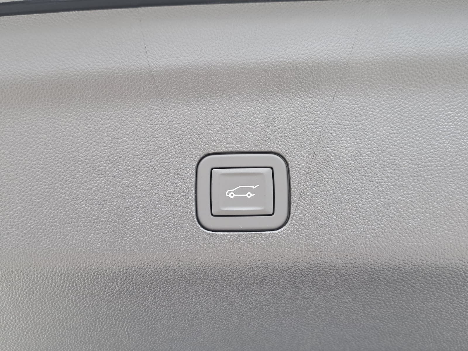 2026 Chevrolet Suburban RST - Photo 15