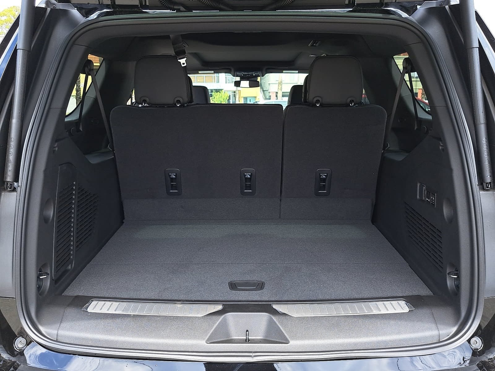 2026 Chevrolet Suburban RST - Photo 13