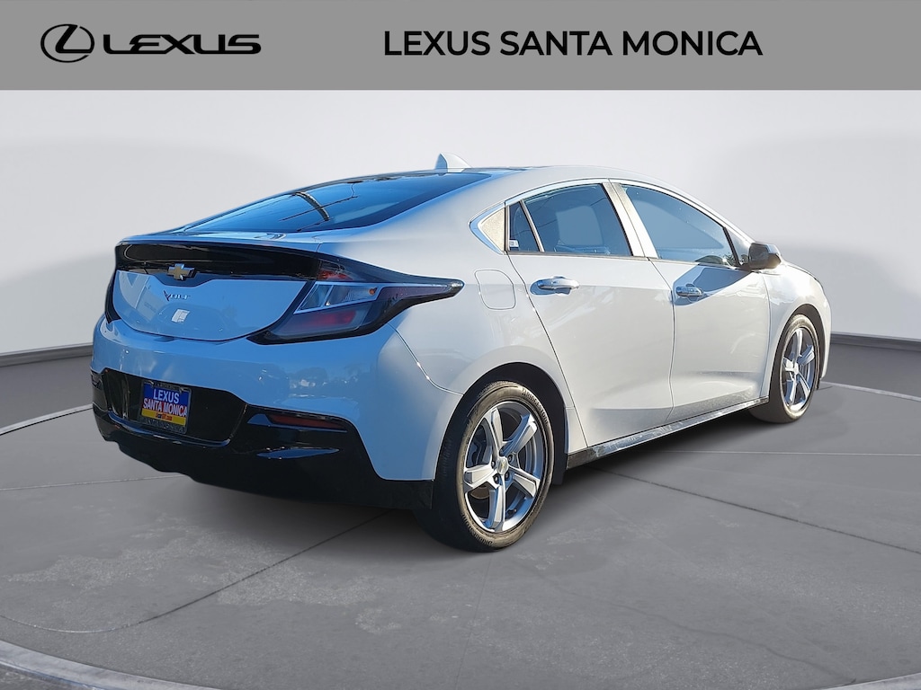 2018 Chevrolet Volt LT photo 4