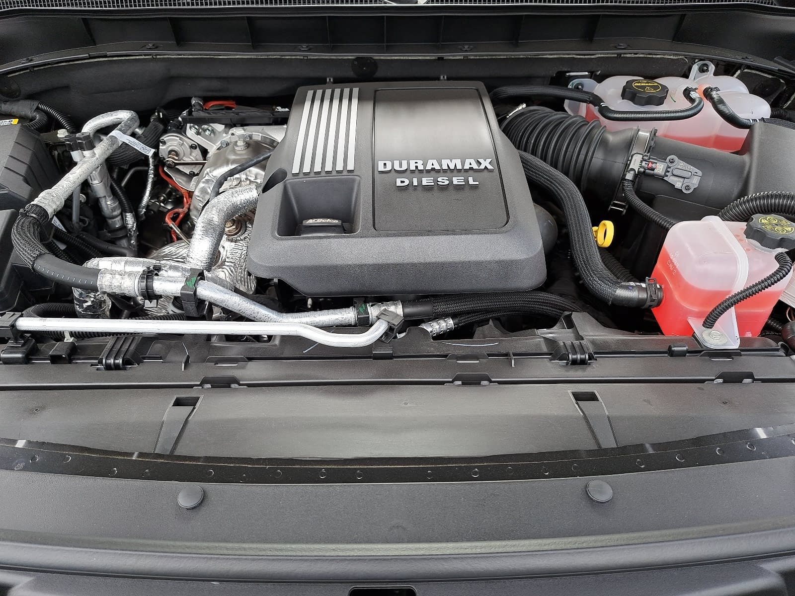 2026 Chevrolet Suburban RST - Photo 34