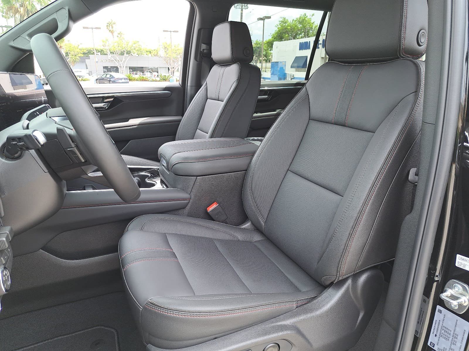 2026 Chevrolet Suburban RST - Photo 17