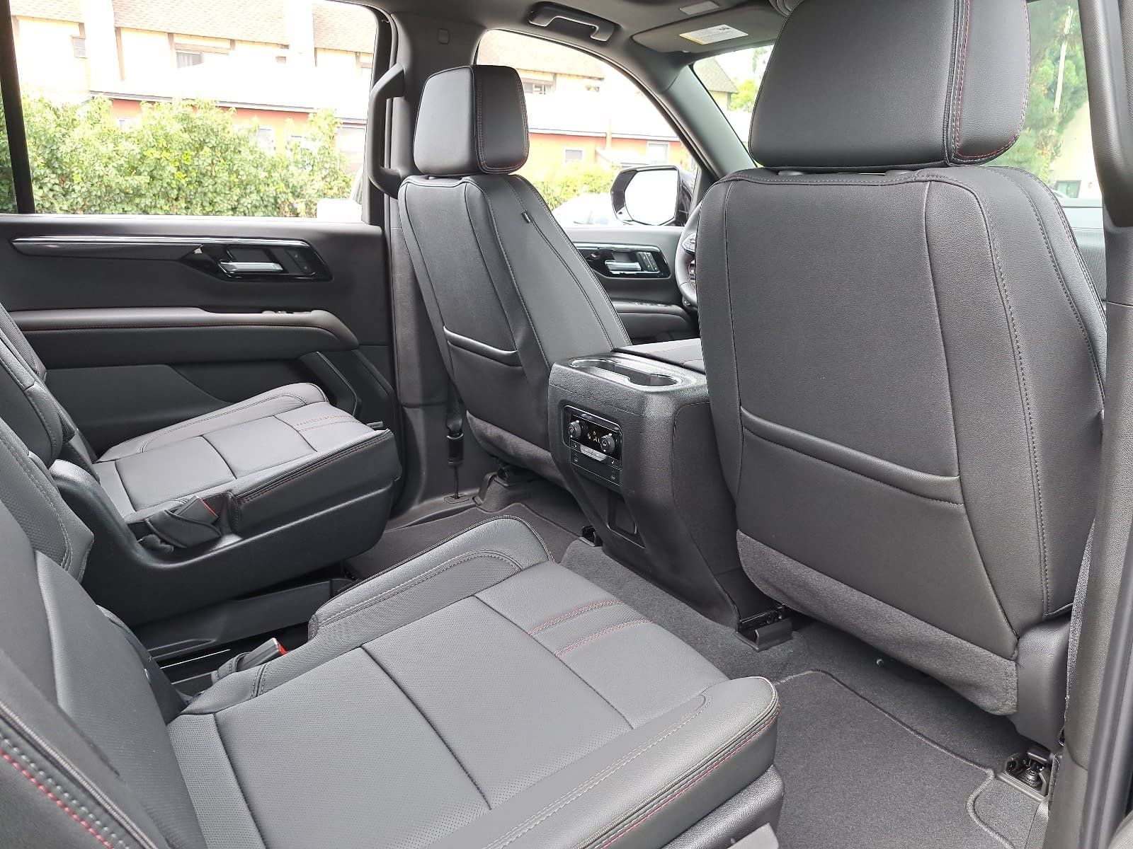 2026 Chevrolet Suburban RST - Photo 11