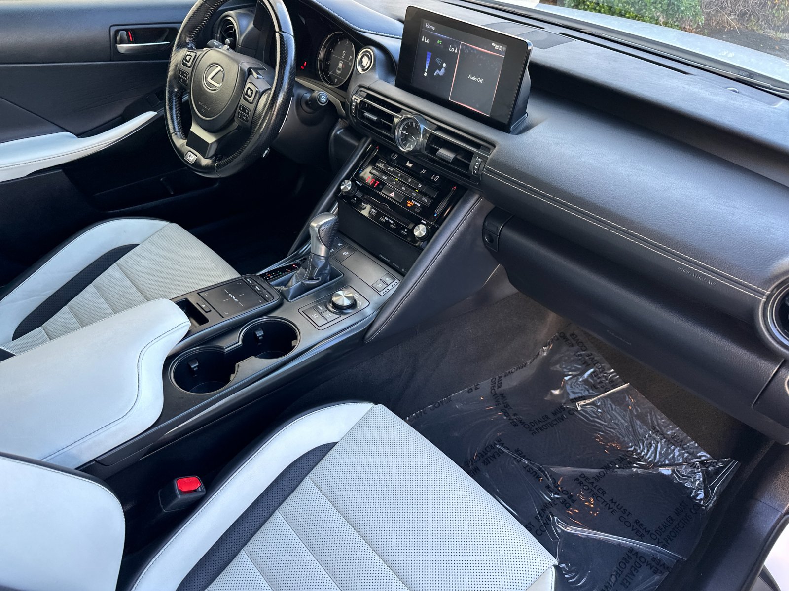 2025 Lexus IS 350 F SPORT - Photo 17