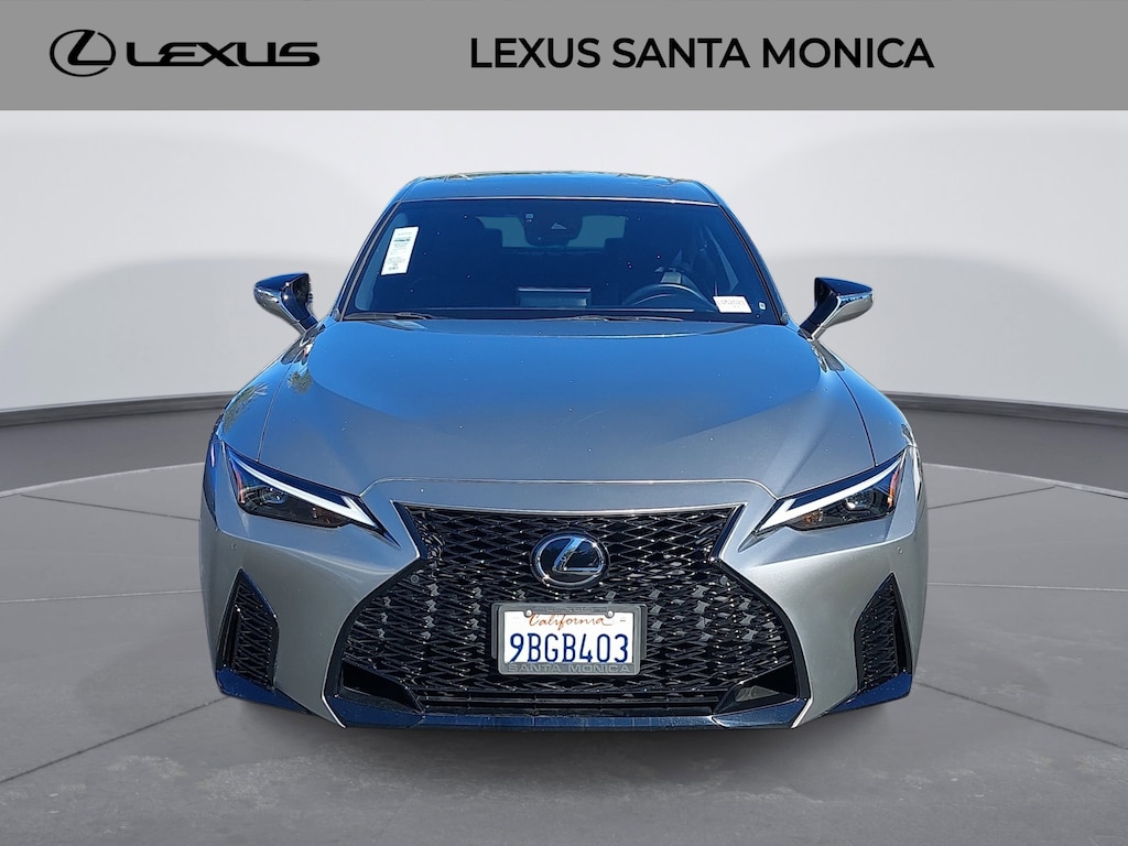 2022 Lexus IS 350 F SPORT photo 2