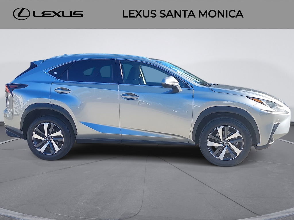 2021 Lexus NX 300 photo 3