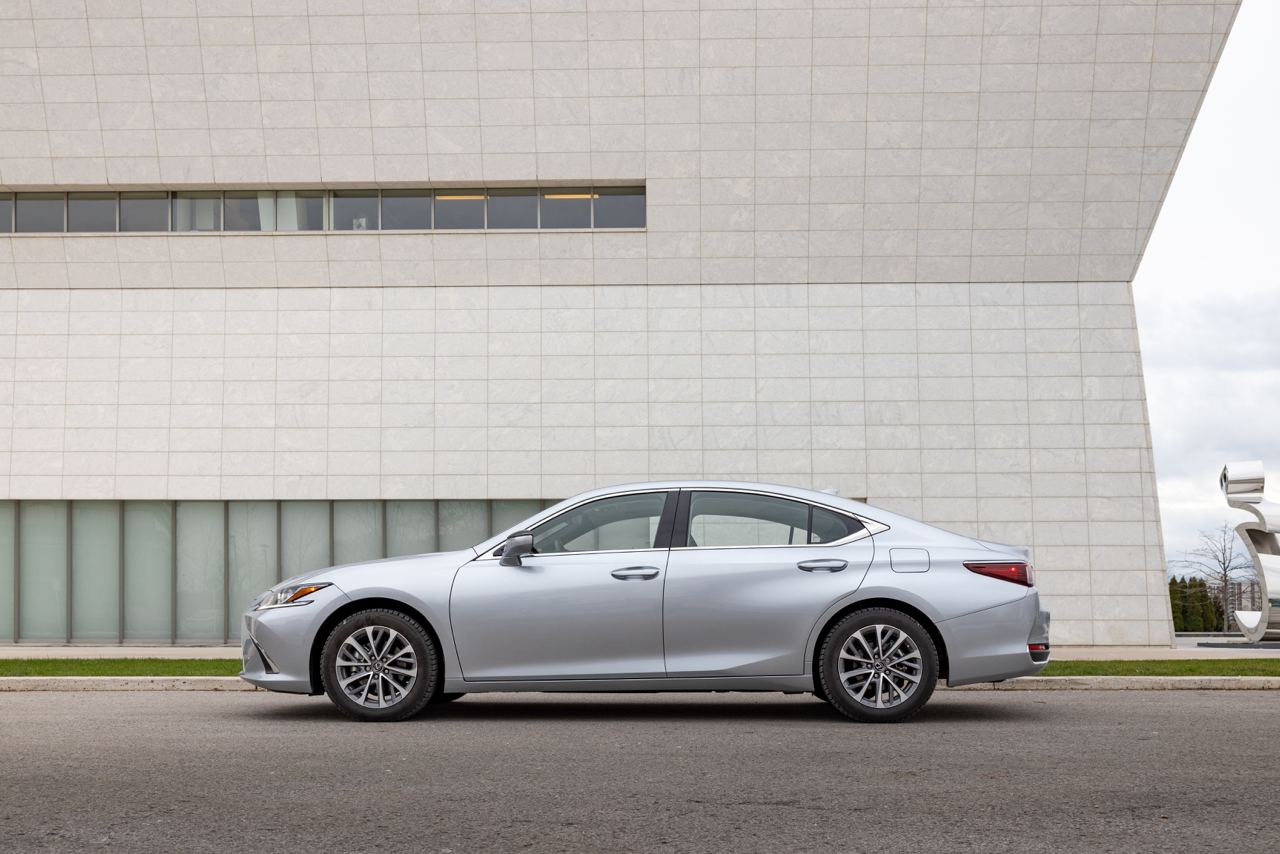2023-lexus-es-new-technology-updates4.jpg