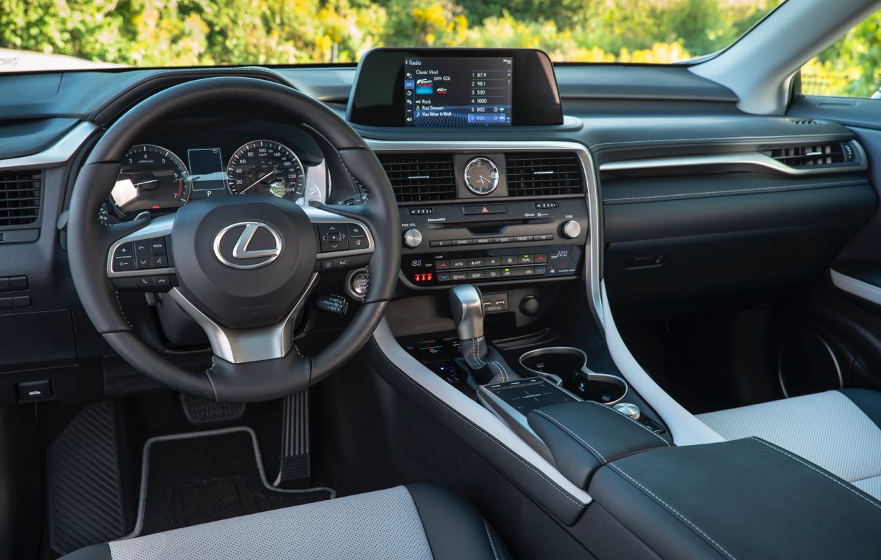 2022-lexus-rx-interior-1.jpg