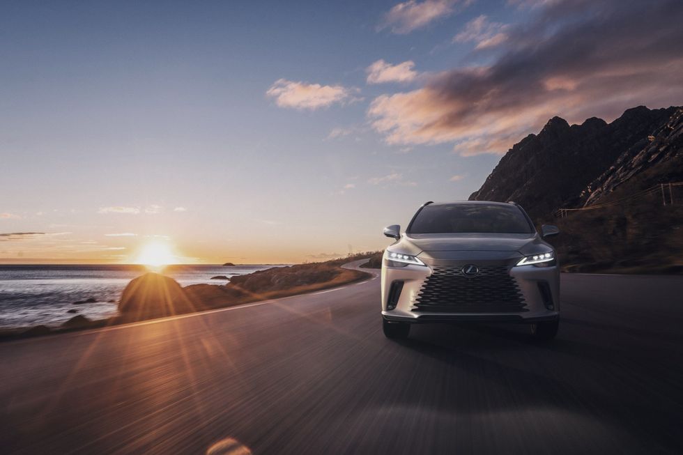 2023-lexus-rx350-101-1654015840.jpeg