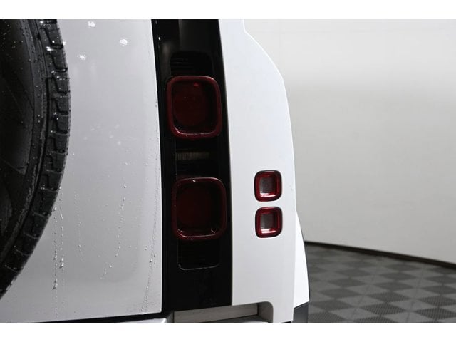 2025 Land Rover Defender S - Photo 13