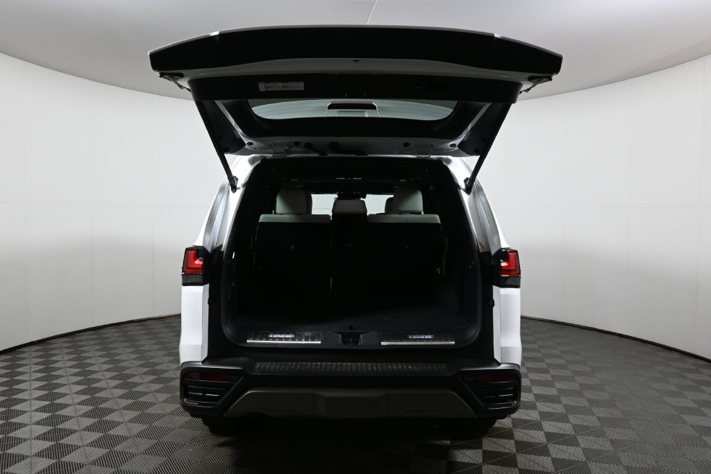 2024 Lexus LX Luxury - Photo 32
