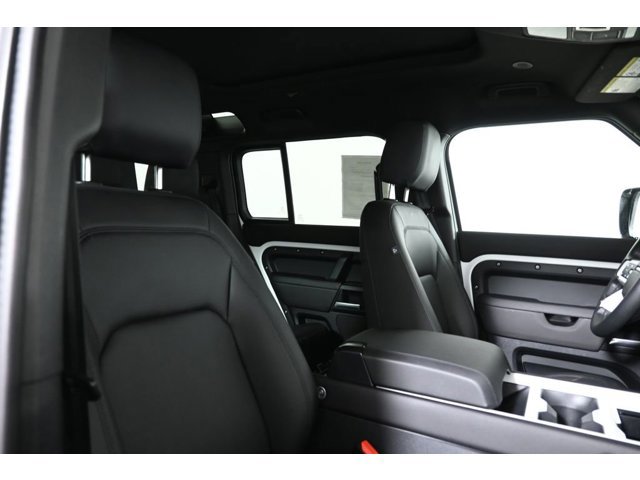 2025 Land Rover Defender S - Photo 33