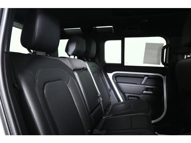 2025 Land Rover Defender S - Photo 34