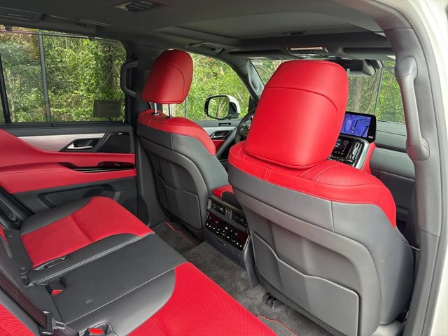 2026 Lexus LX 700h F-Sport - Photo 9