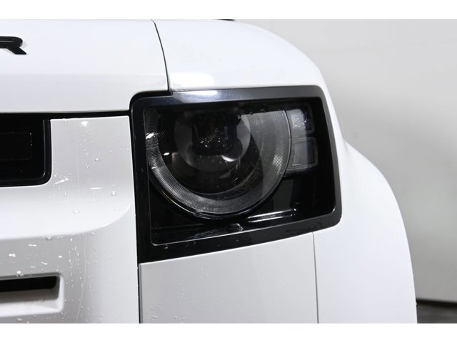 2025 Land Rover Defender S - Photo 11