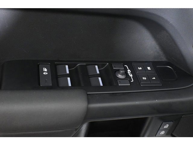2025 Land Rover Defender S - Photo 29