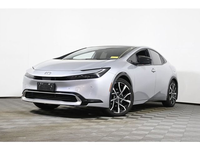 2024 Toyota Prius Prime XSE's photo
